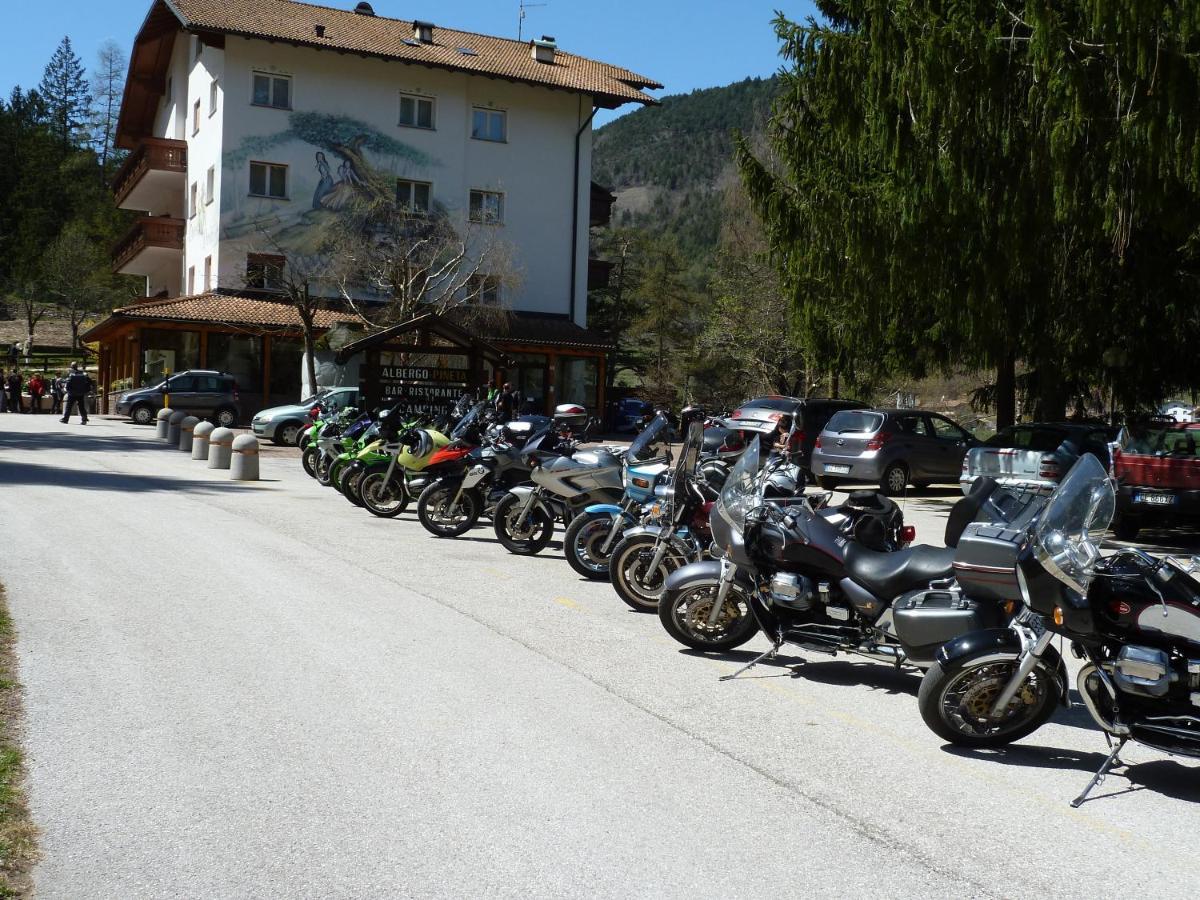 Hotel Pineta Baselga di Pine Exterior photo