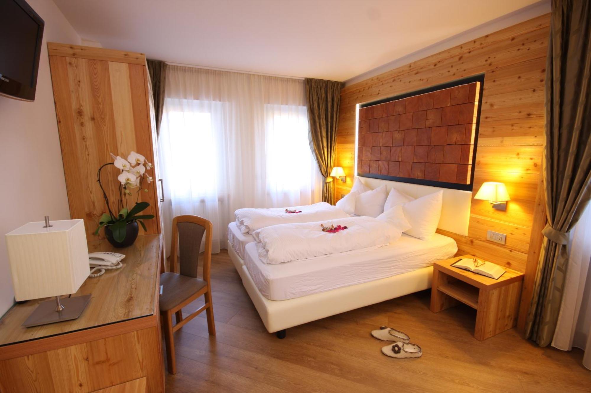 Hotel Pineta Baselga di Pine Exterior photo