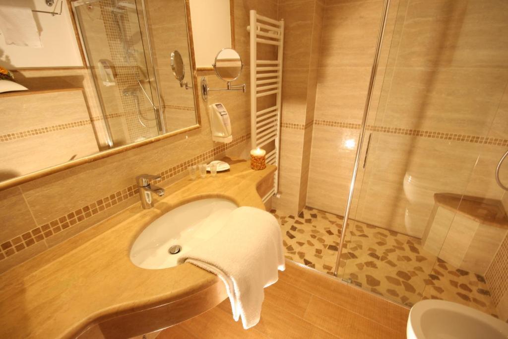 Hotel Pineta Baselga di Pine Exterior photo