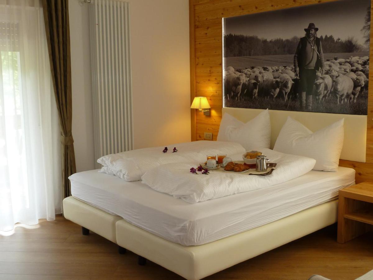 Hotel Pineta Baselga di Pine Room photo